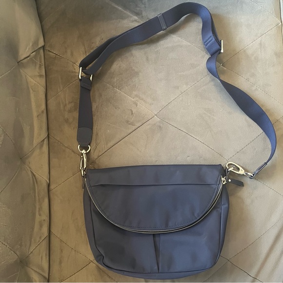 Quince Navy Recycled Nylon Foldover Crossbody Bag - Picture 7 of 7